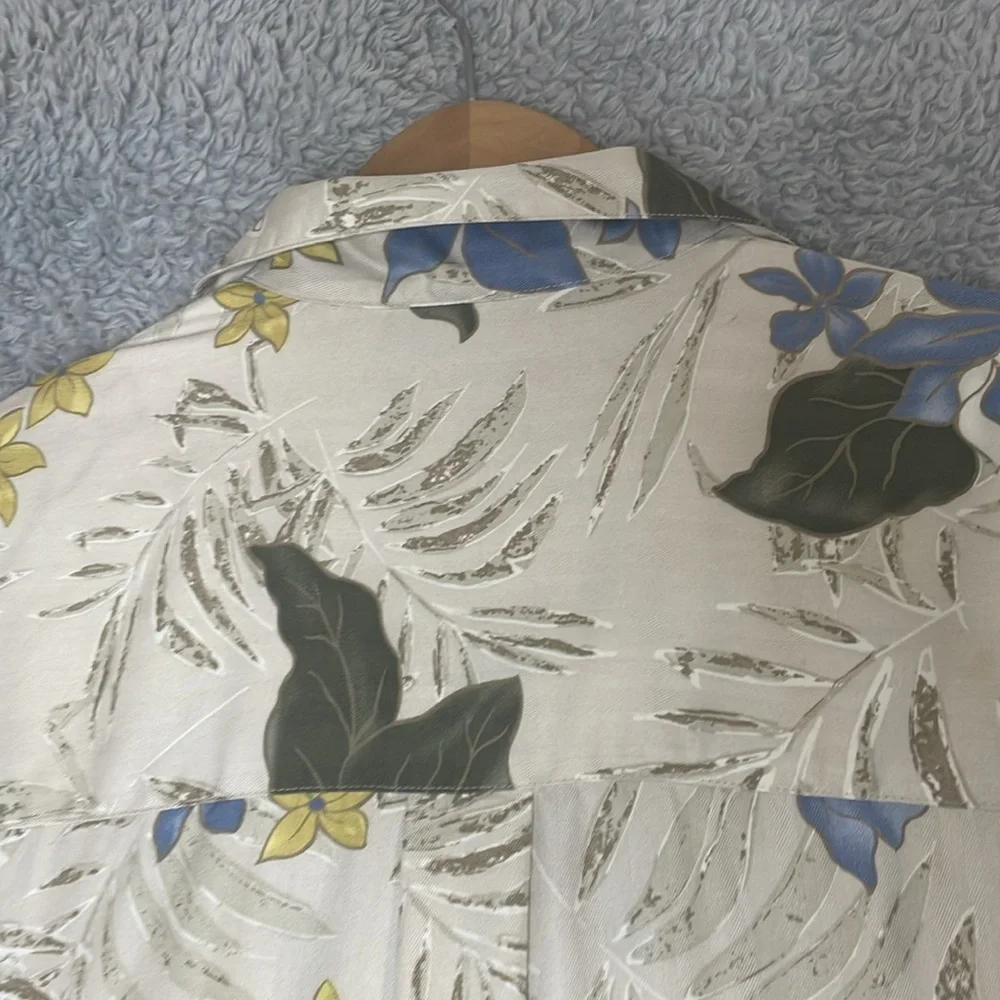 Jos A Bank Mens Shirt Large Blue Brown Button‎ Up Hawaiian Silk Vacation Floral